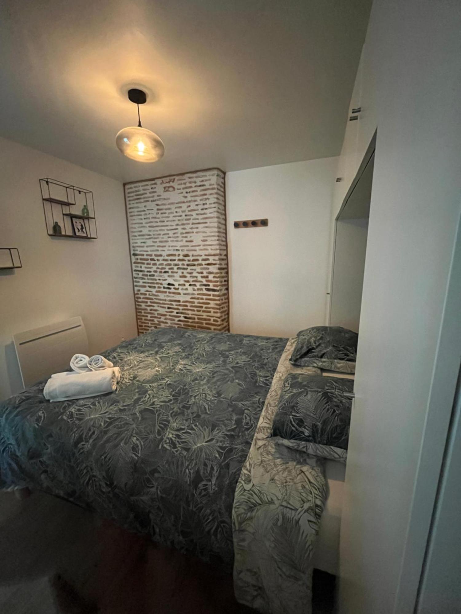 Appartamento Le Duplex Chartrain - Sejour Au Coeur De Blois Esterno foto